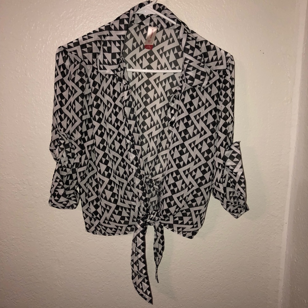 Black and white Aztec design
